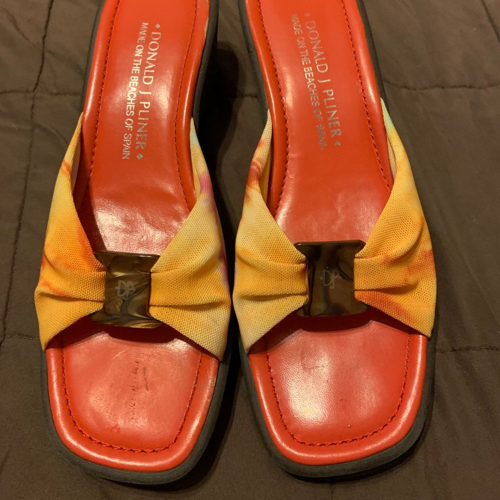 Donald J Pilner Tie Dye Orange&Yellow Mesh Sandals